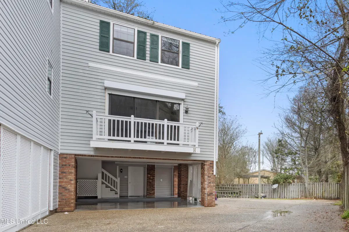 255 E Scenic Drive, Pass Christian, MS 39571 - #1
