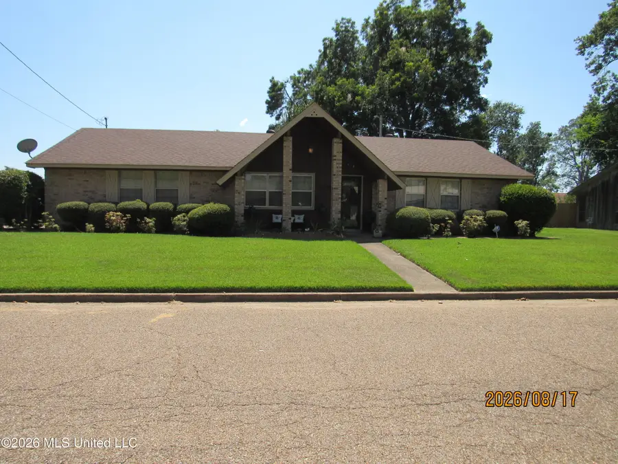 2345 E Clubview Circle, Yazoo City, MS 39194 - #2