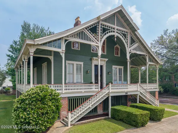 209 S Broadway Street, Natchez, MS 39120