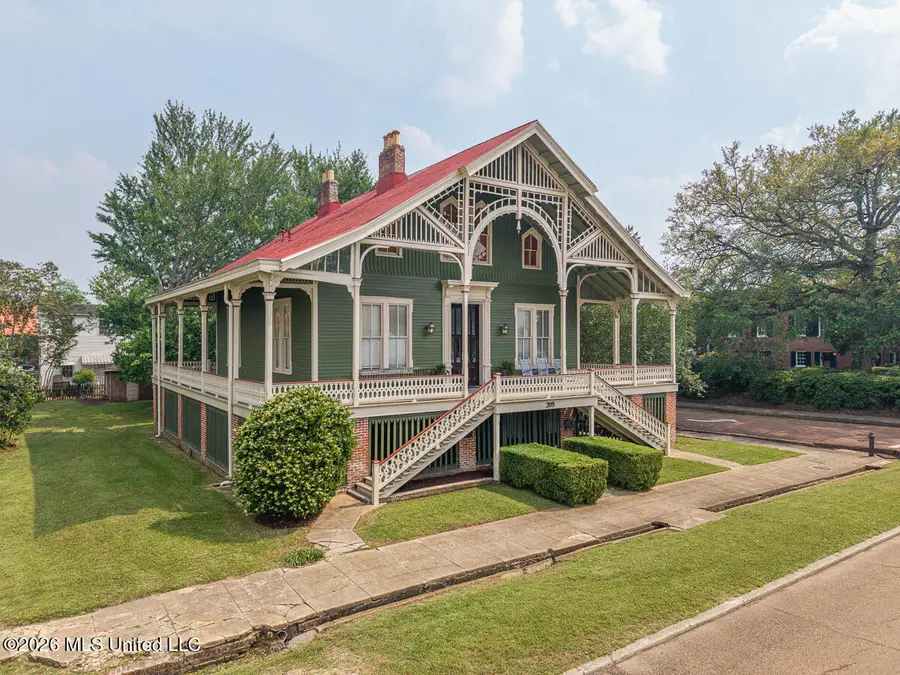 209 S Broadway Street, Natchez, MS 39120 - #2