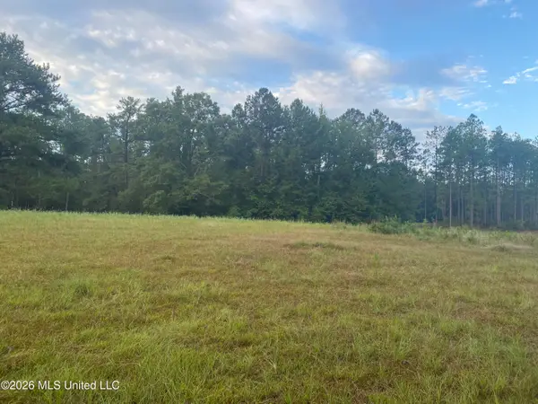4 E Bond Road, Wiggins, MS 39577