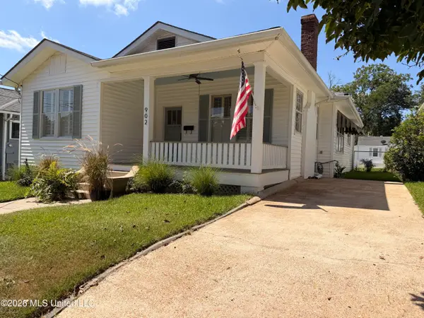 902 Washington Street, Natchez, MS 39120