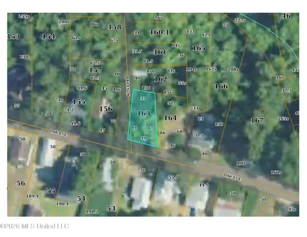57 E Oak Street, Natchez, MS 39120