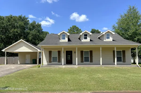 110 Yarborough Place, Waveland, MS 39576