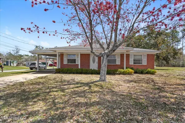 328 Menge Avenue, Pass Christian, MS 39571