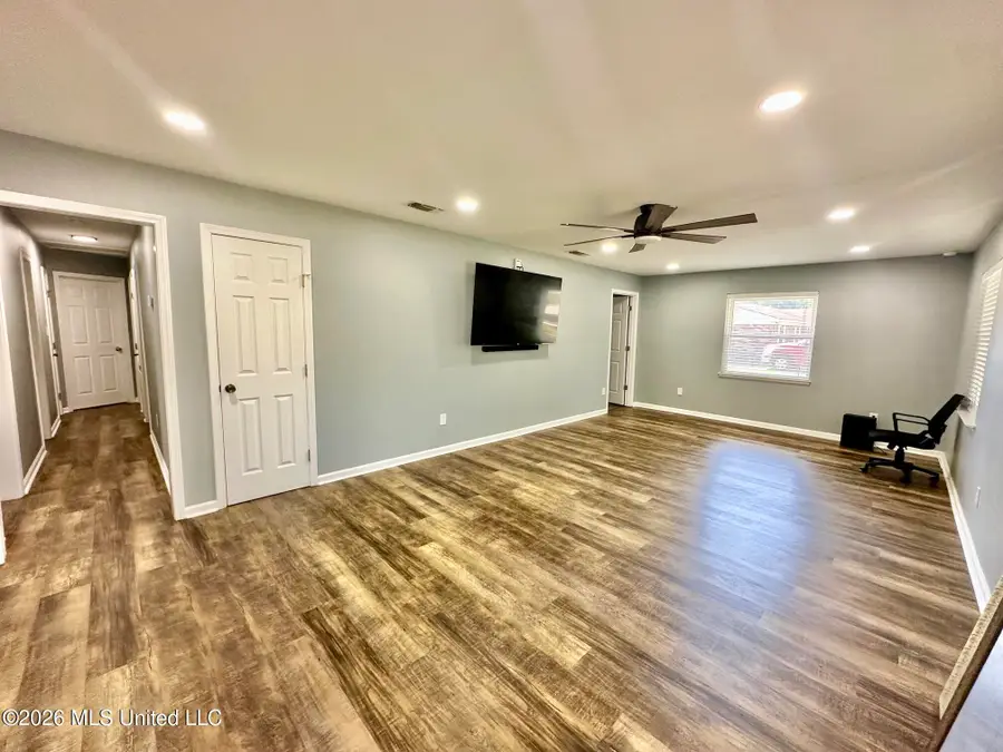 328 Menge Avenue, Pass Christian, MS 39571 - #2