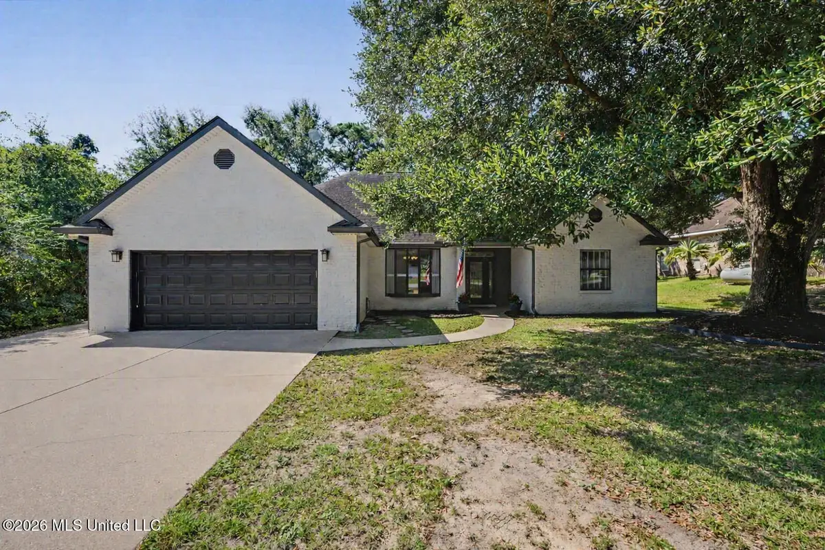 5562 E Diamondhead Drive, Diamondhead, MS 39525 - #1