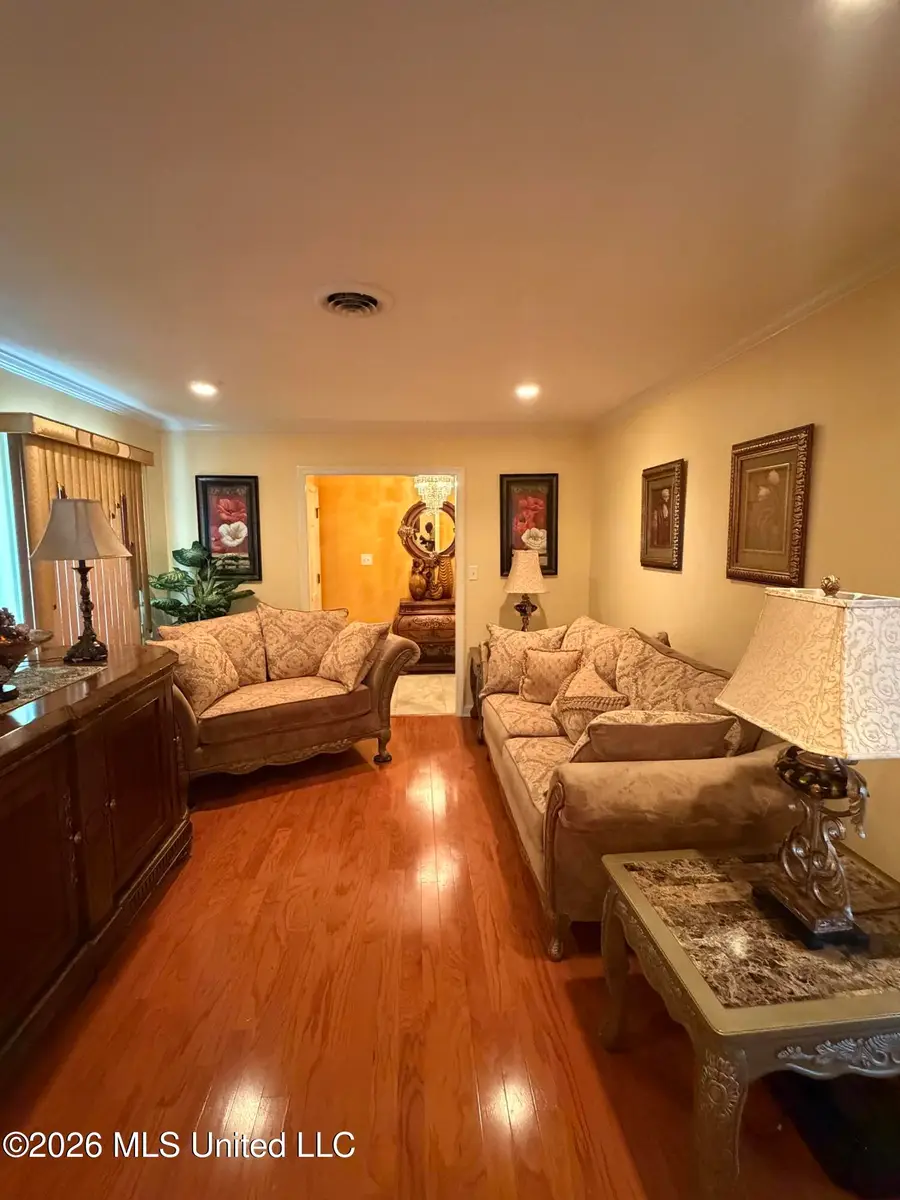 1789 Camellia Drive, Greenville, MS 38701 - #3