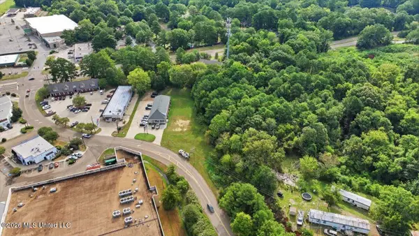 Plaza Drive, Flowood, MS 39232