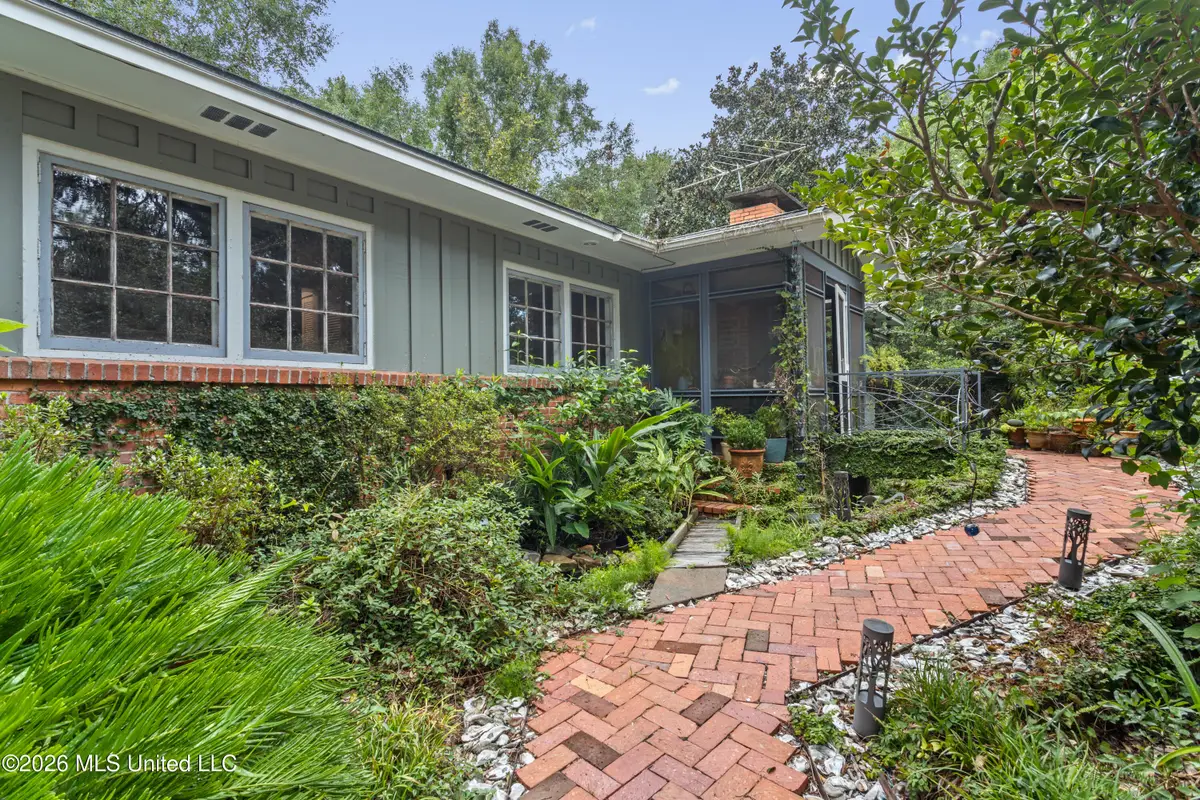 1238 Iberville Drive, Ocean Springs, MS 39564 - #1