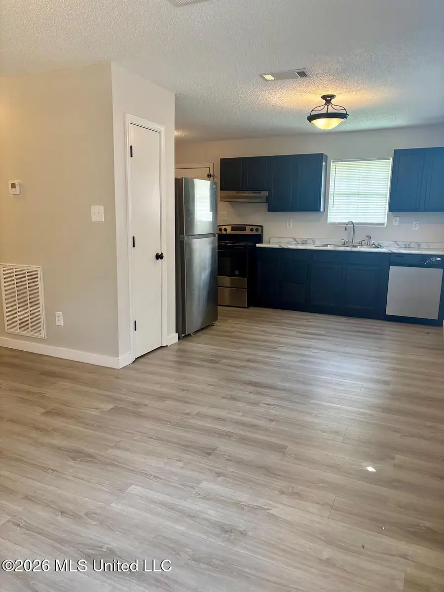 2306 Lewis Avenue, Pascagoula, MS 39567 - #3