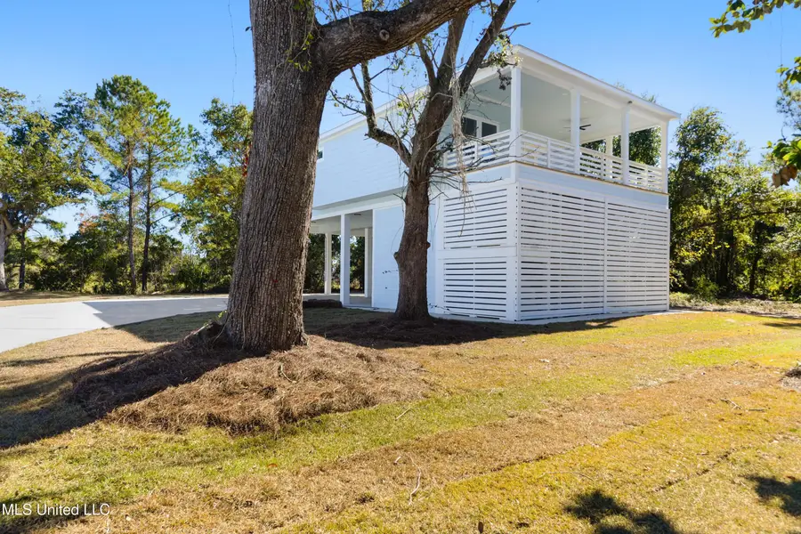 124 Holiday Avenue, Pass Christian, MS 39571 - #3