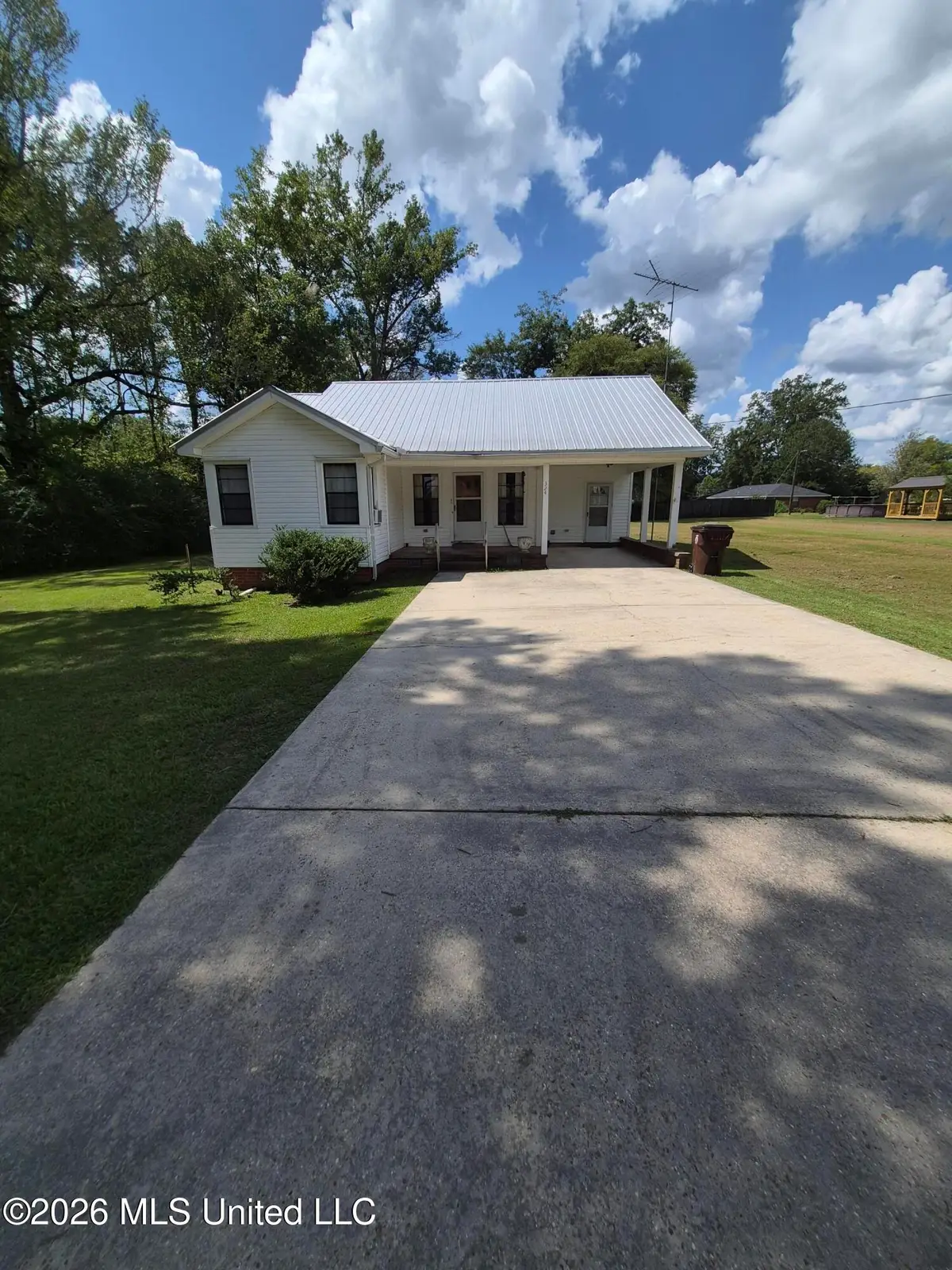 324 Lewis Street, Walnut Grove, MS 39189 - #1