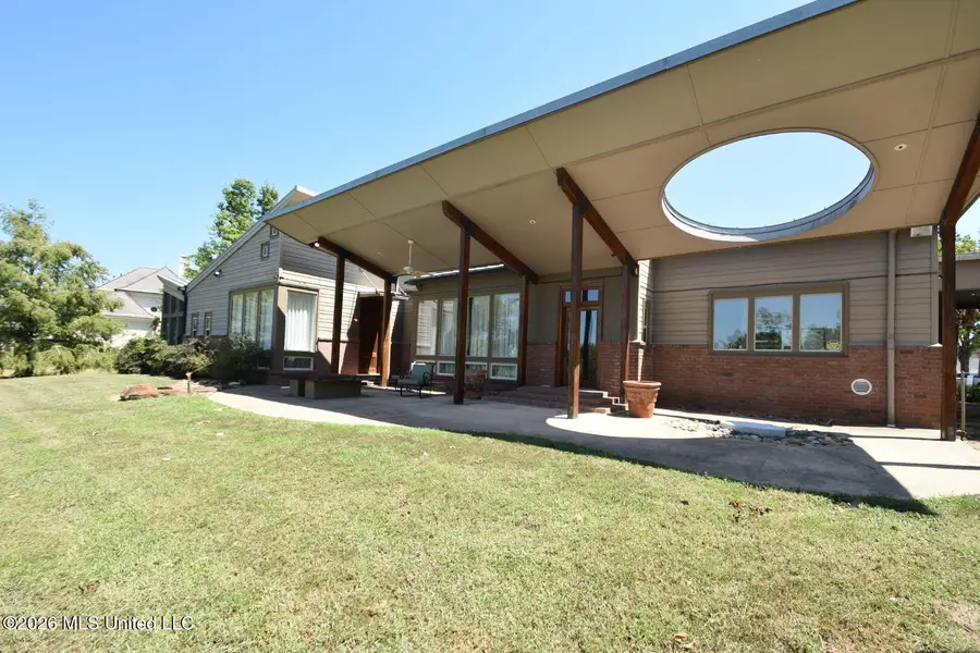 1001 Robert E Lee Drive, Greenwood, MS 38930 - #2
