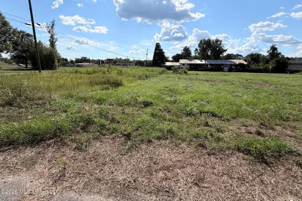 912 S Tipton Street, Hattiesburg, MS 39401