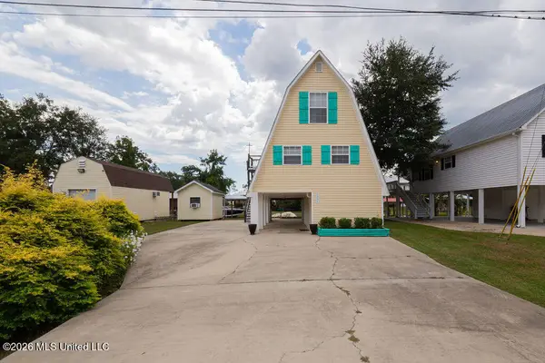 6085 Apache Drive, Kiln, MS 39556