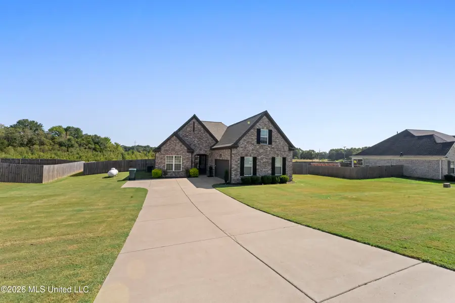 106 Ethelyn Smith Drive, Senatobia, MS 38668 - #2