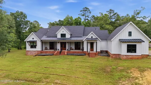 16724 W Spring Lake Drive, Vancleave, MS 39565