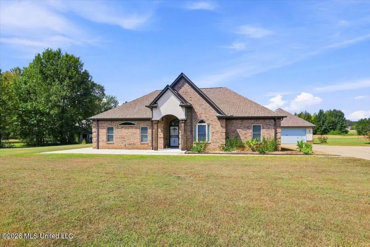 196 S Moore Crossing, Byhalia, MS 38611 - #1