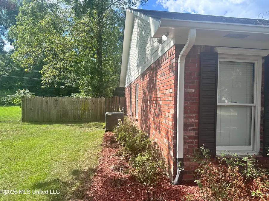 806 Lindberg Avenue, Natchez, MS 39120 - #3