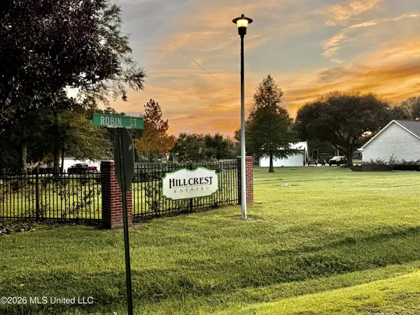 Robin St, Vancleave, MS 39565