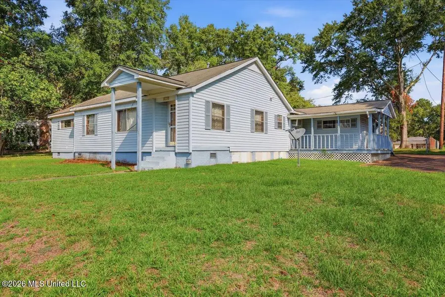 215 E Simpson, Mendenhall, MS 39114 - #3