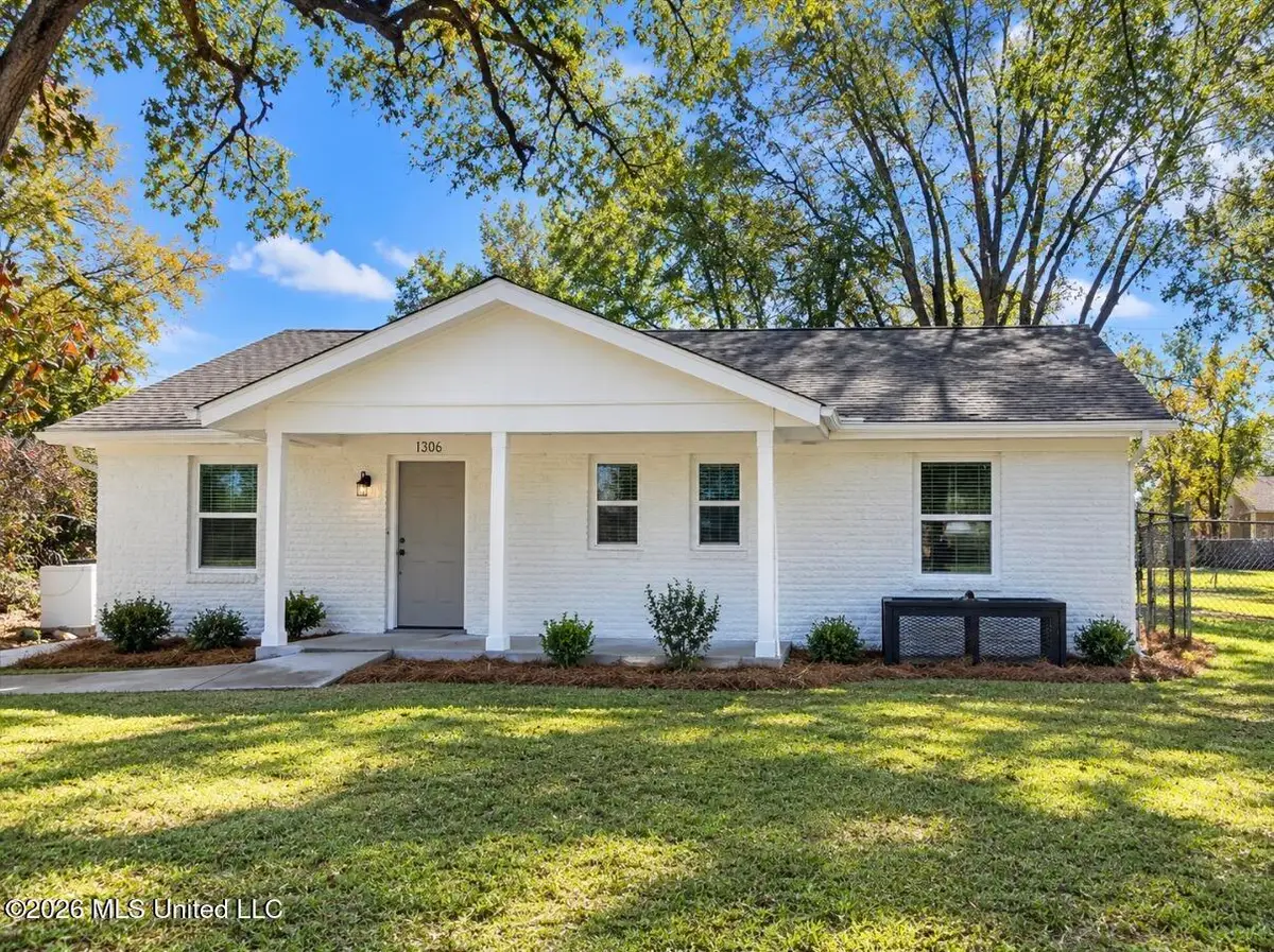 1300 Buena Vista Street, Clarksdale, MS 38614 - #1