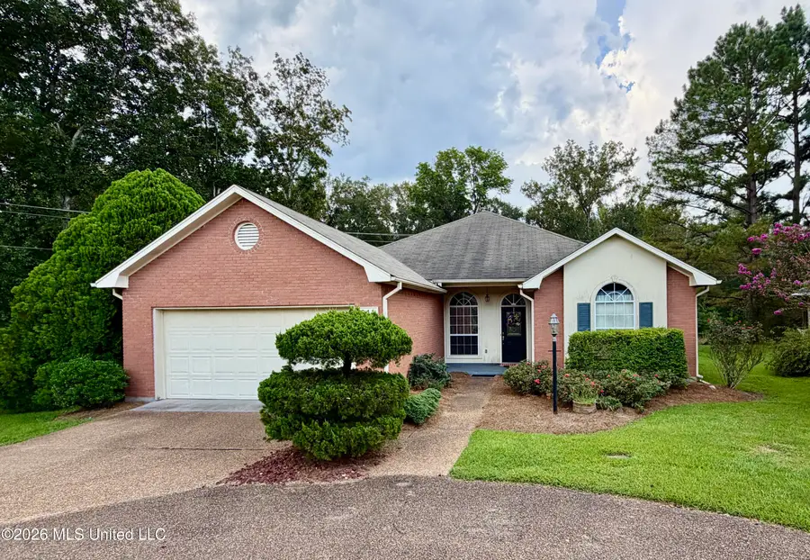 211 S Twin Lakes, Clinton, MS 39056 - #3