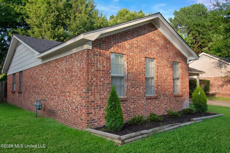 7396 Meadowbrook Drive, Horn Lake, MS 38637 - #2