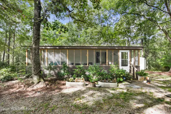 573 Pine Grove Road, Picayune, MS 39466