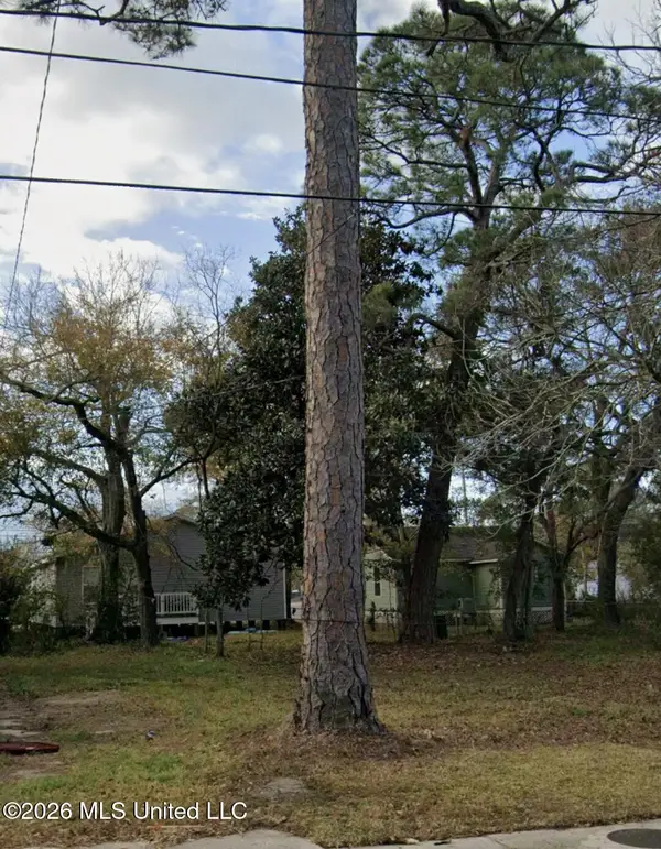 1410 School Avenue, Pascagoula, MS 39567
