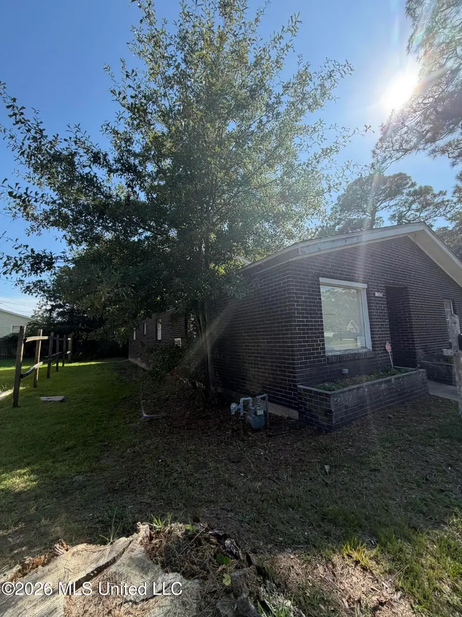 1502 School Avenue, Pascagoula, MS 39567 - #2