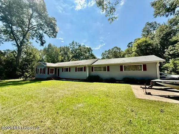 103 S Hurricane Road, Natchez, MS 39120