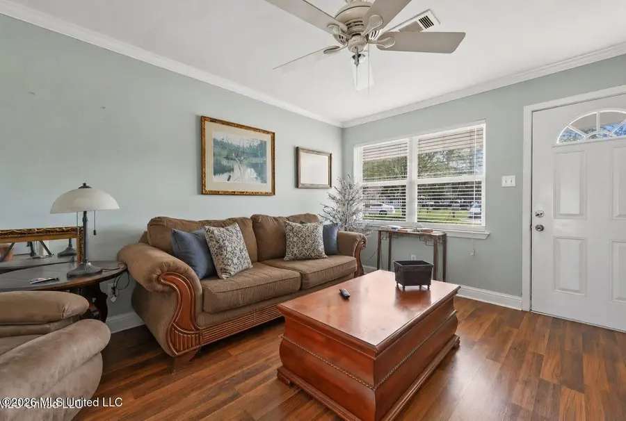 121 Roberts Circle, Ocean Springs, MS 39564 - #2