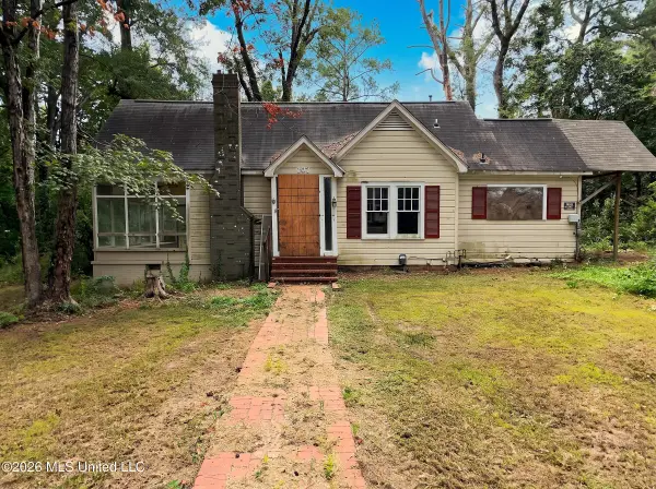 407 Alta Woods Boulevard, Jackson, MS 39204
