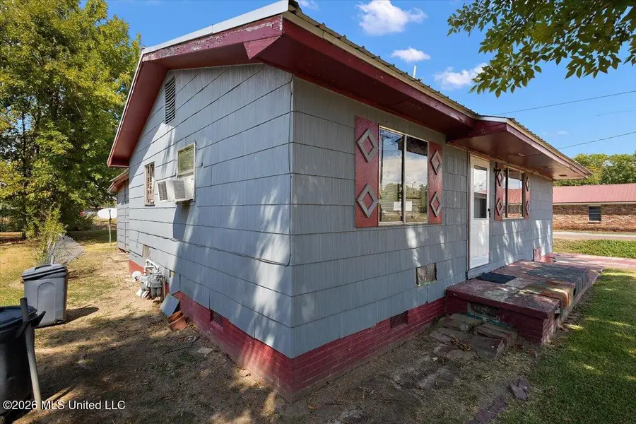 310 W 6th Street, Yazoo City, MS 39194 - #2