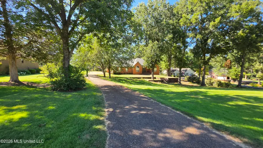 124 Gwen Road, Senatobia, MS 38668 - #2