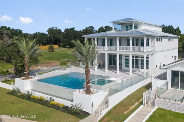 1936 Beach Drive, Gulfport, MS 39507