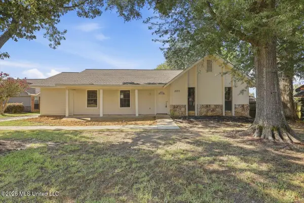 2077 Lakeshore Drive, Ridgeland, MS 39157