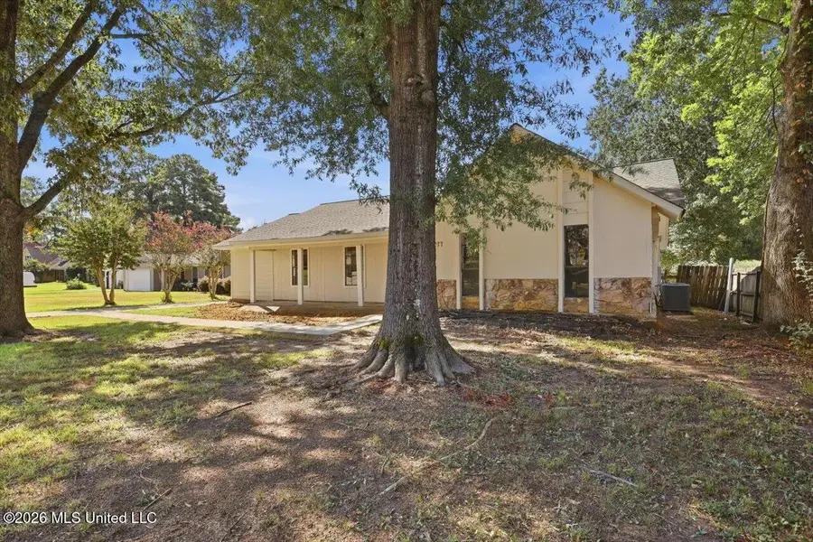 2077 Lakeshore Drive, Ridgeland, MS 39157 - #2
