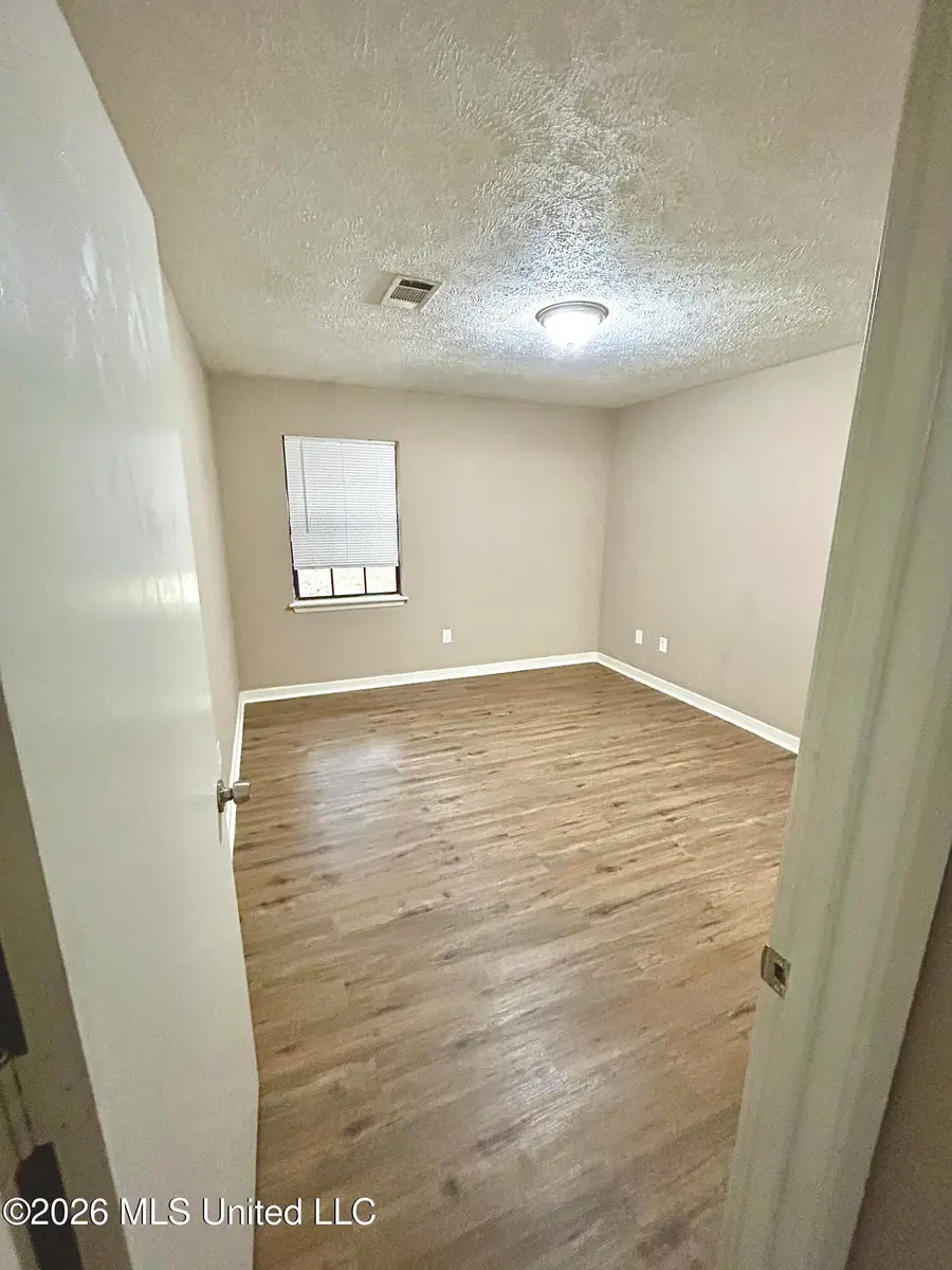2077 Cooperwell Dr Units A&b Drive, Jackson, MS 39204 - #3