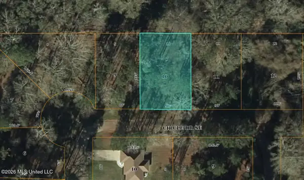 SE Circle Drive, Magee, MS 39111