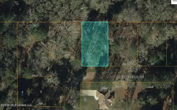 SE Circle Drive, Magee, MS 39111