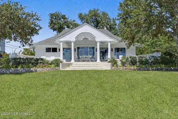 816 S Beach Boulevard, Waveland, MS 39576