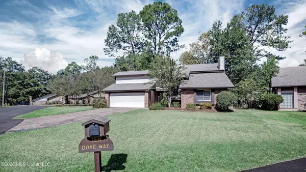 10 Dove Way Circle, Clinton, MS 39056