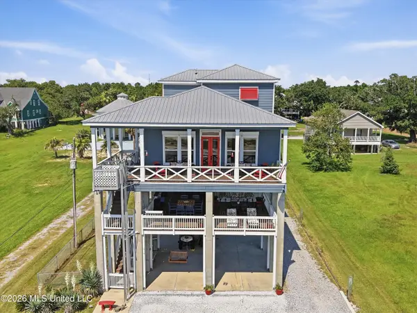 229 N Beach Boulevard, Waveland, MS 39576