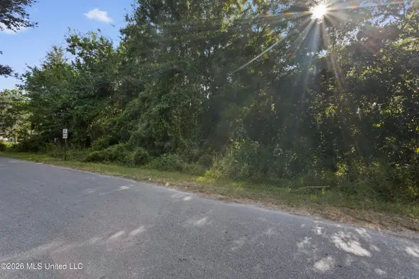 Seal Avenue, Pass Christian, MS 39571