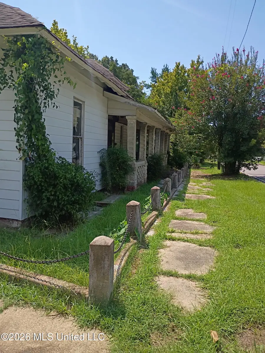 400 S Meridian Street, Aberdeen, MS 39730 - #2