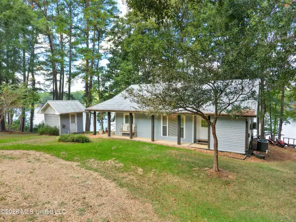 2172 SW Hurricane Lake Drive, Brookhaven, MS 39601