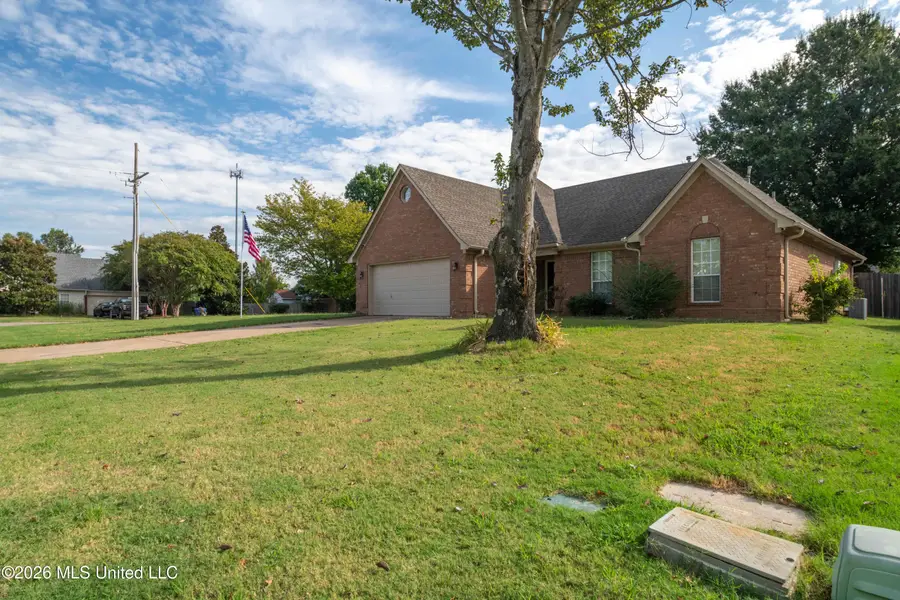 5860 Ridgetop Drive, Horn Lake, MS 38637 - #2